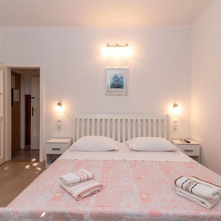 Rooms Feme Trogir Exteriör bild