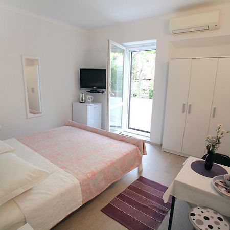 Rooms Feme Trogir Exteriör bild