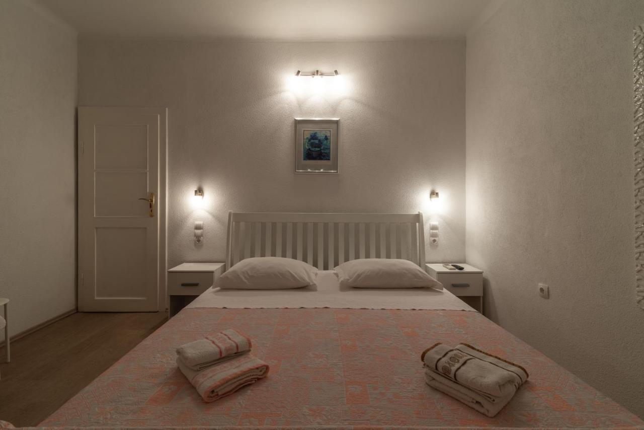 Rooms Feme Trogir Exteriör bild