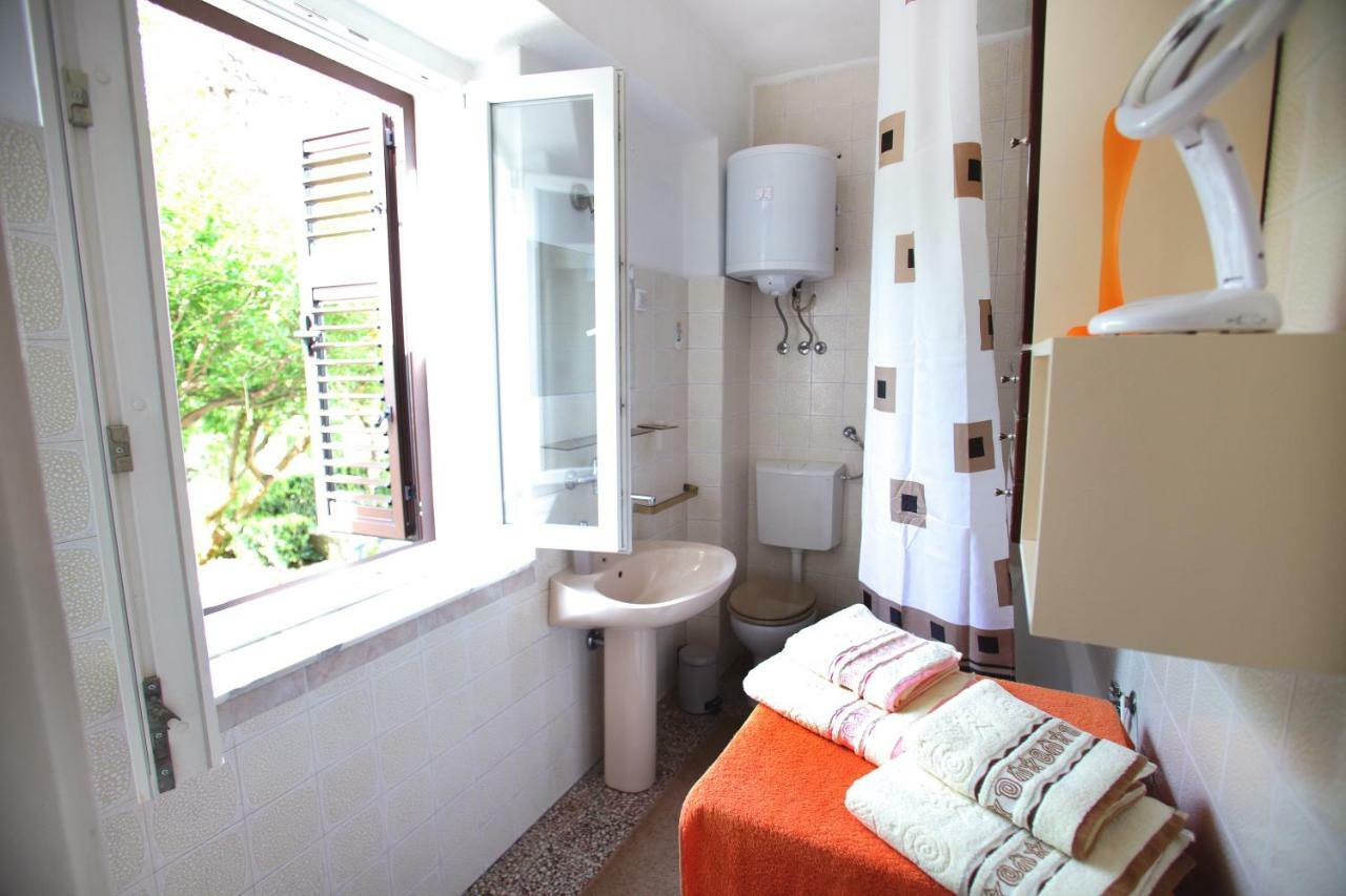 Rooms Feme Trogir Exteriör bild